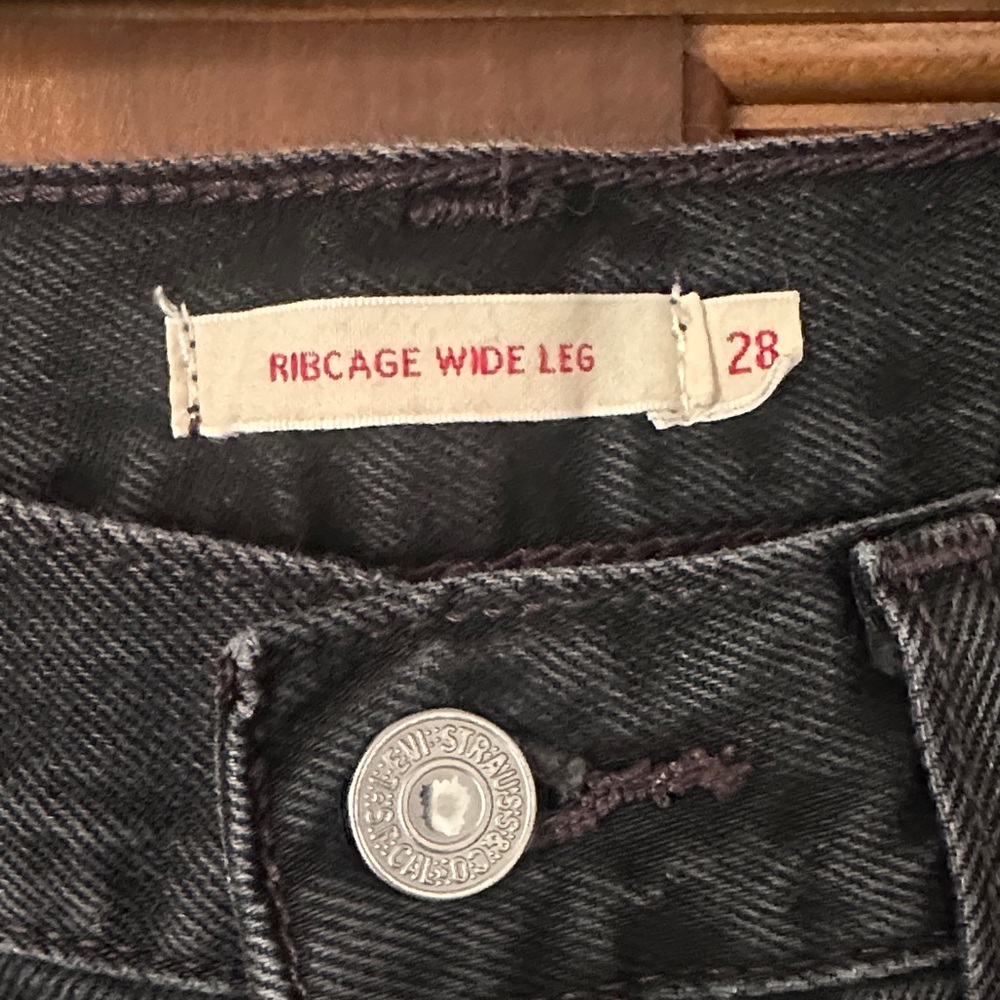 Levi's Ribcage Black Wide Leg Jeans - Picture 2 of 7
